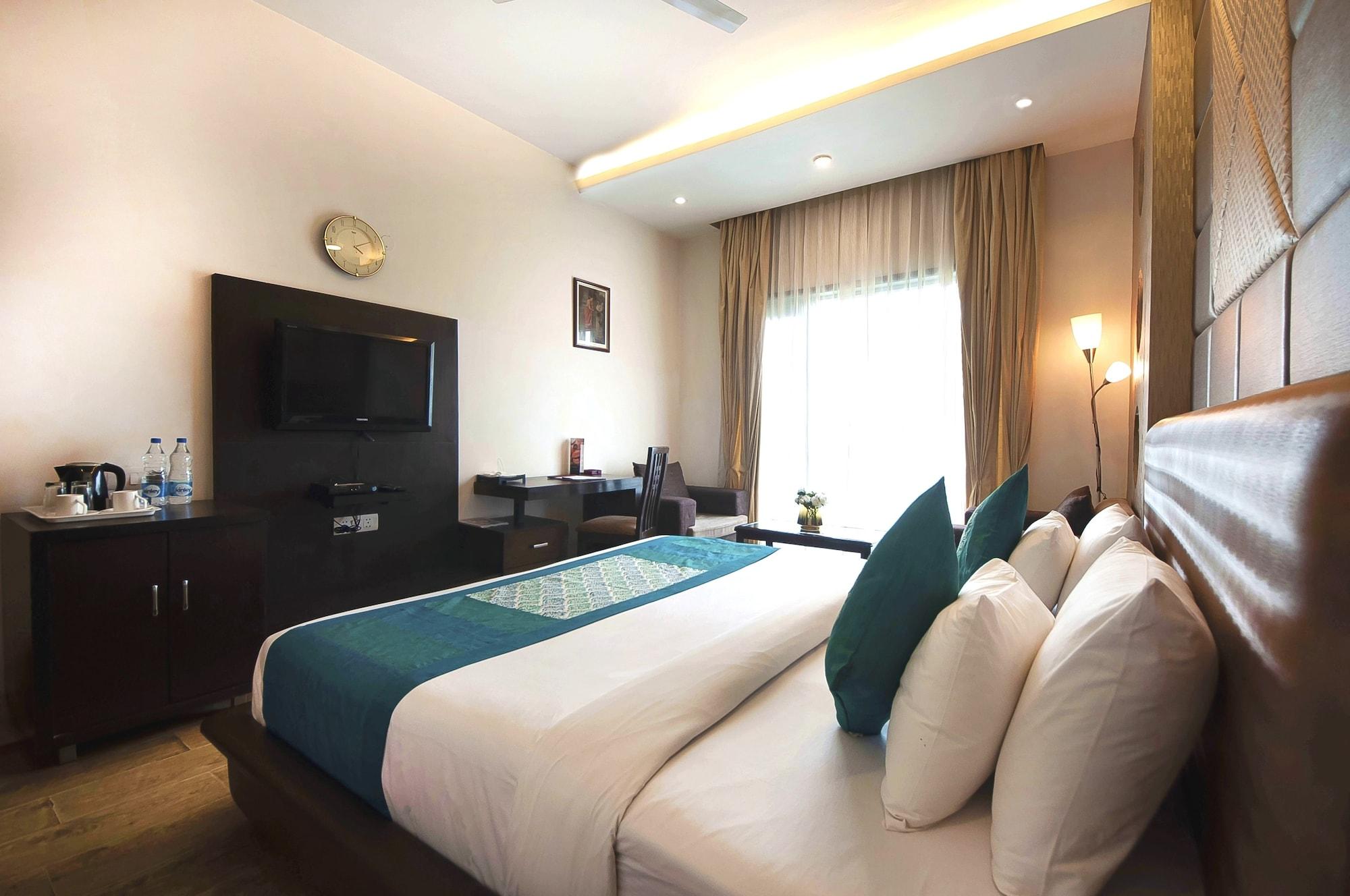 Hotel Golf View Suites-Golf Course Road Gurgaon Exterior photo