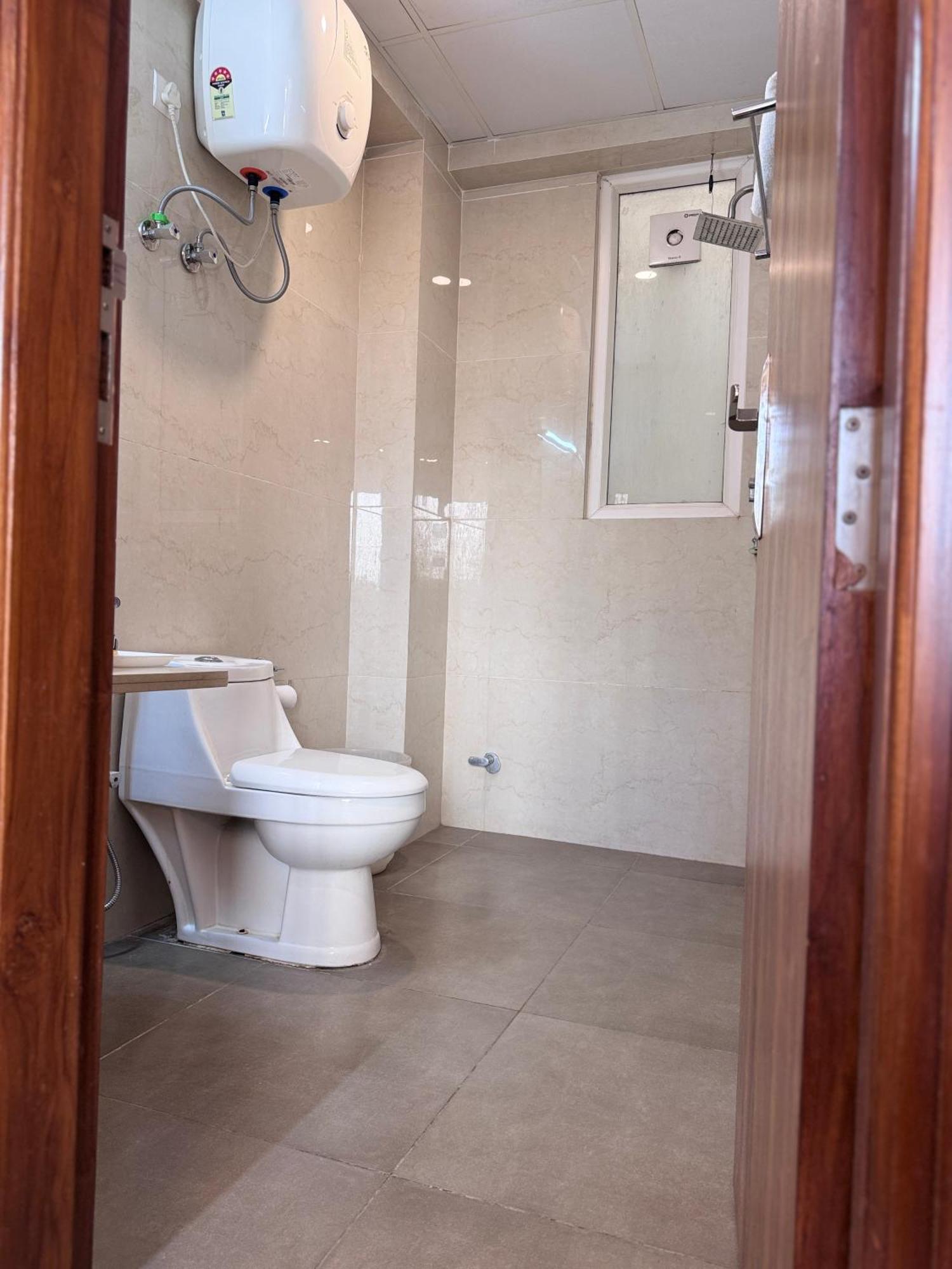 Hotel Golf View Suites-Golf Course Road Gurgaon Exterior photo